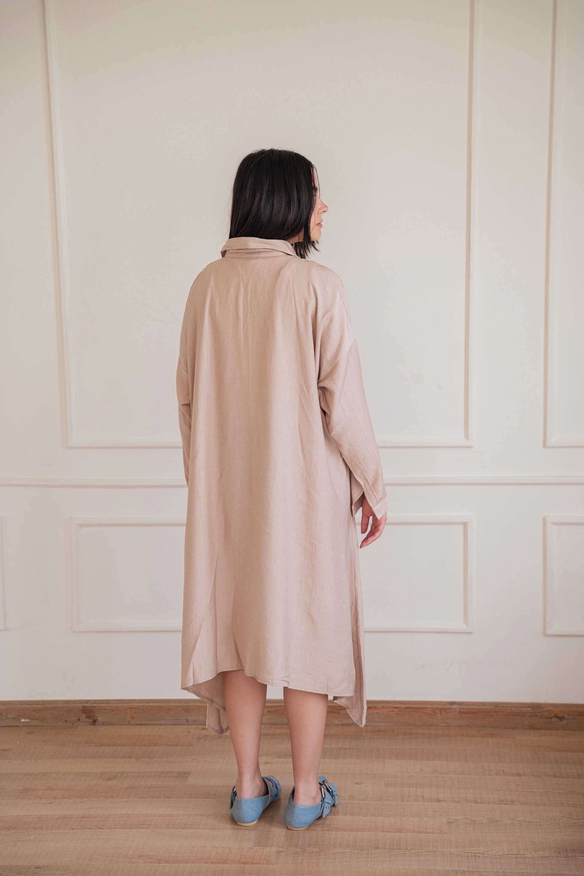 Crinkled - Long shirt in Beige