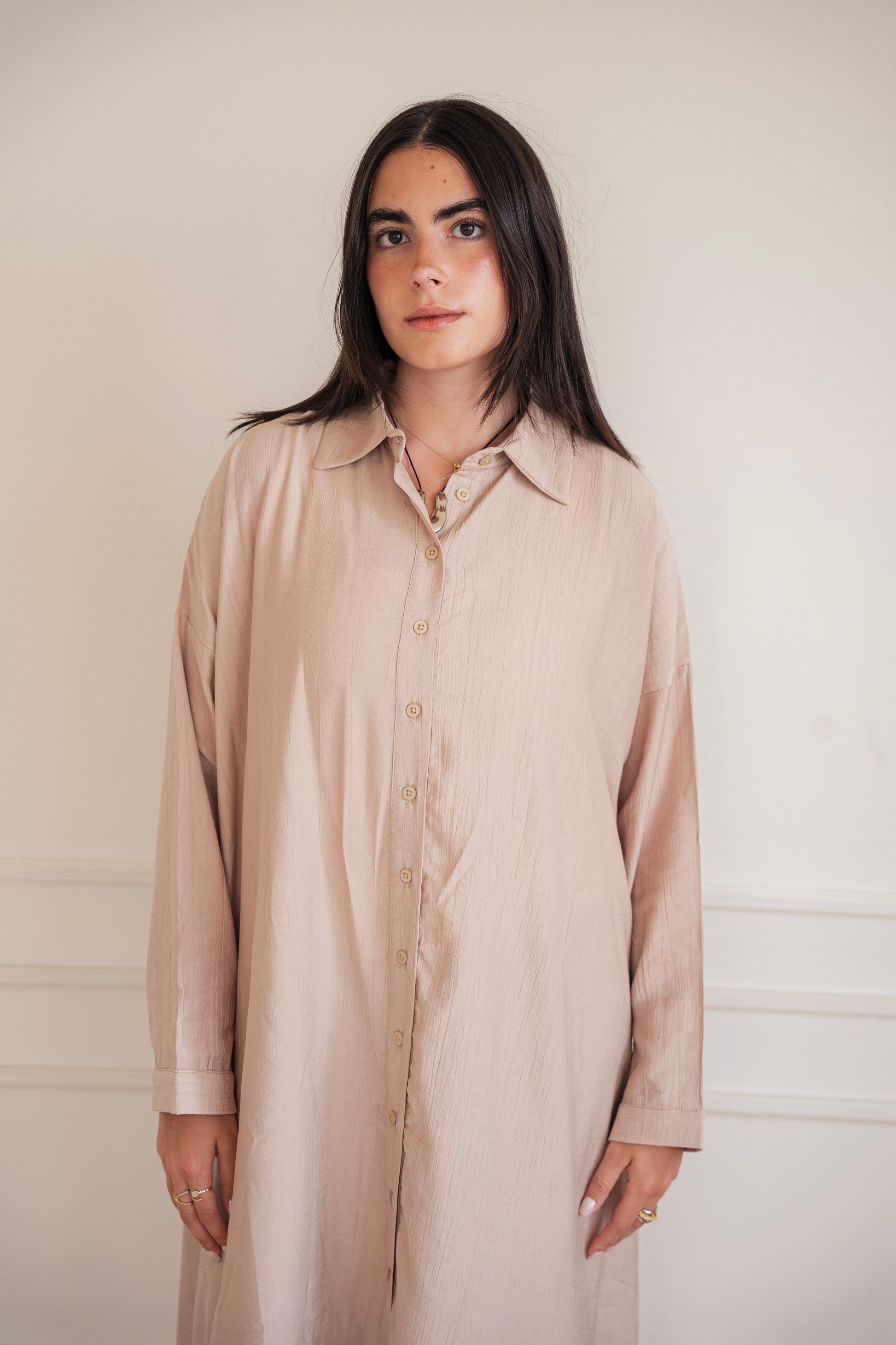 Crinkled - Long shirt in Beige