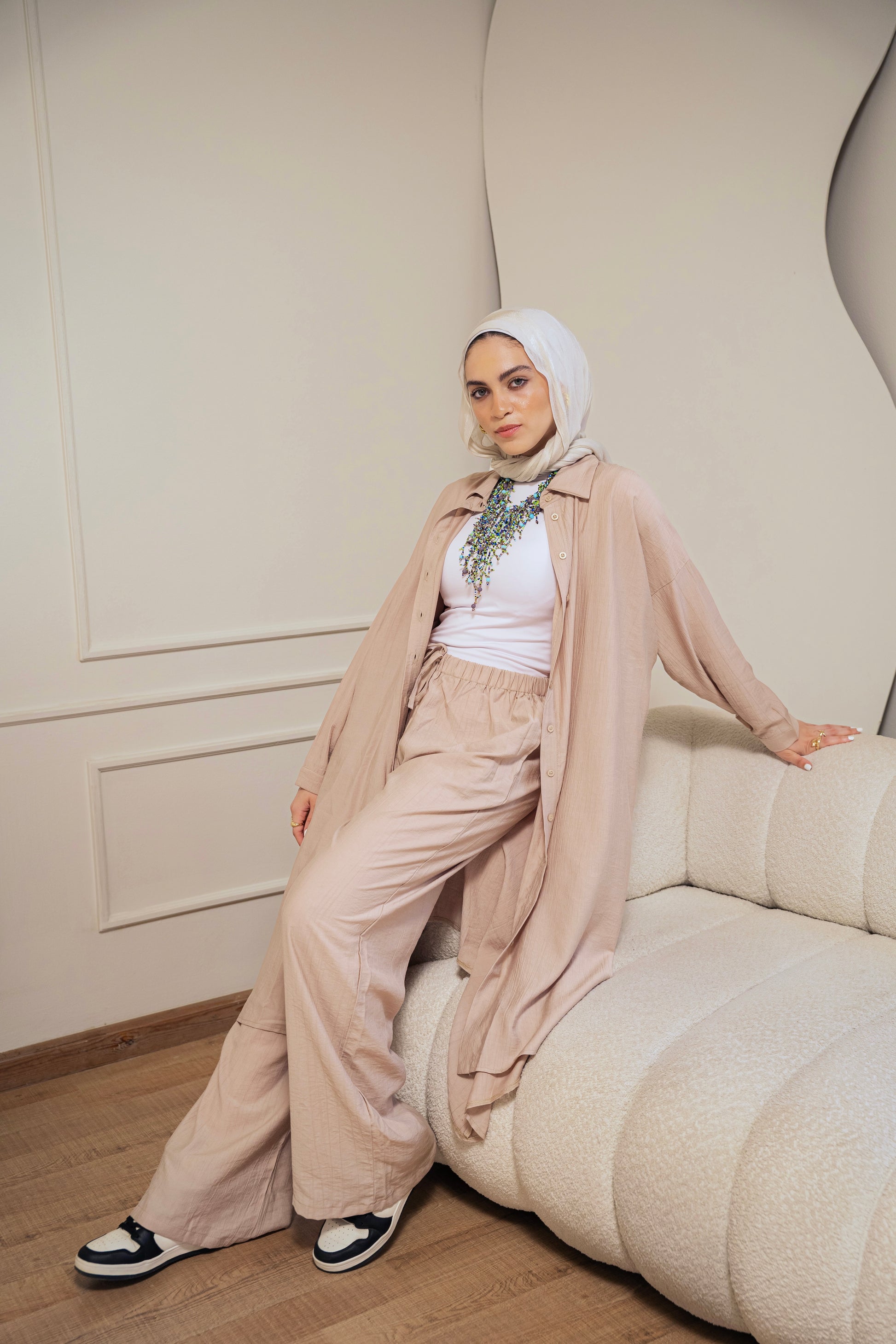 Crinkled - Long shirt in Beige