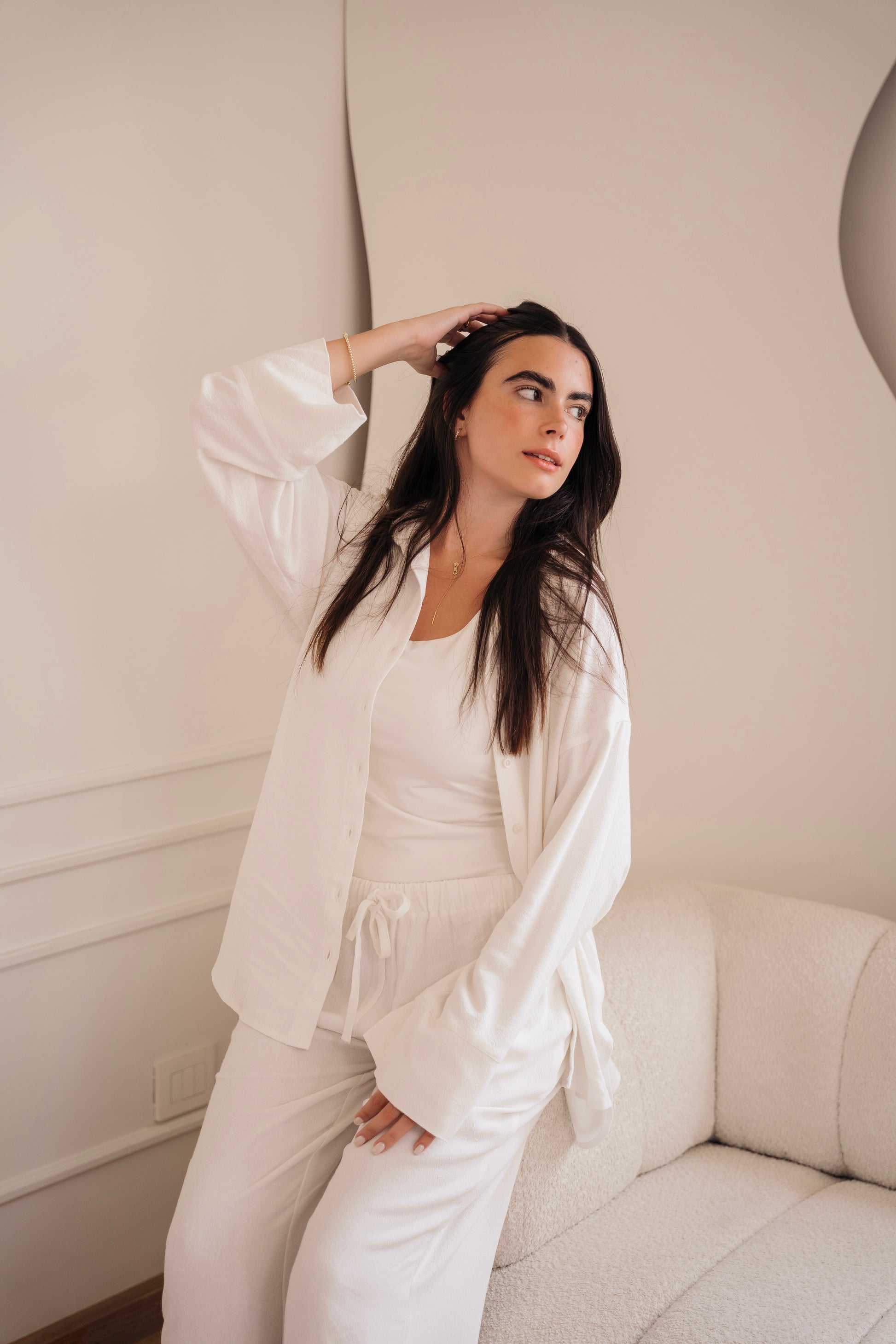 Lino - set in White