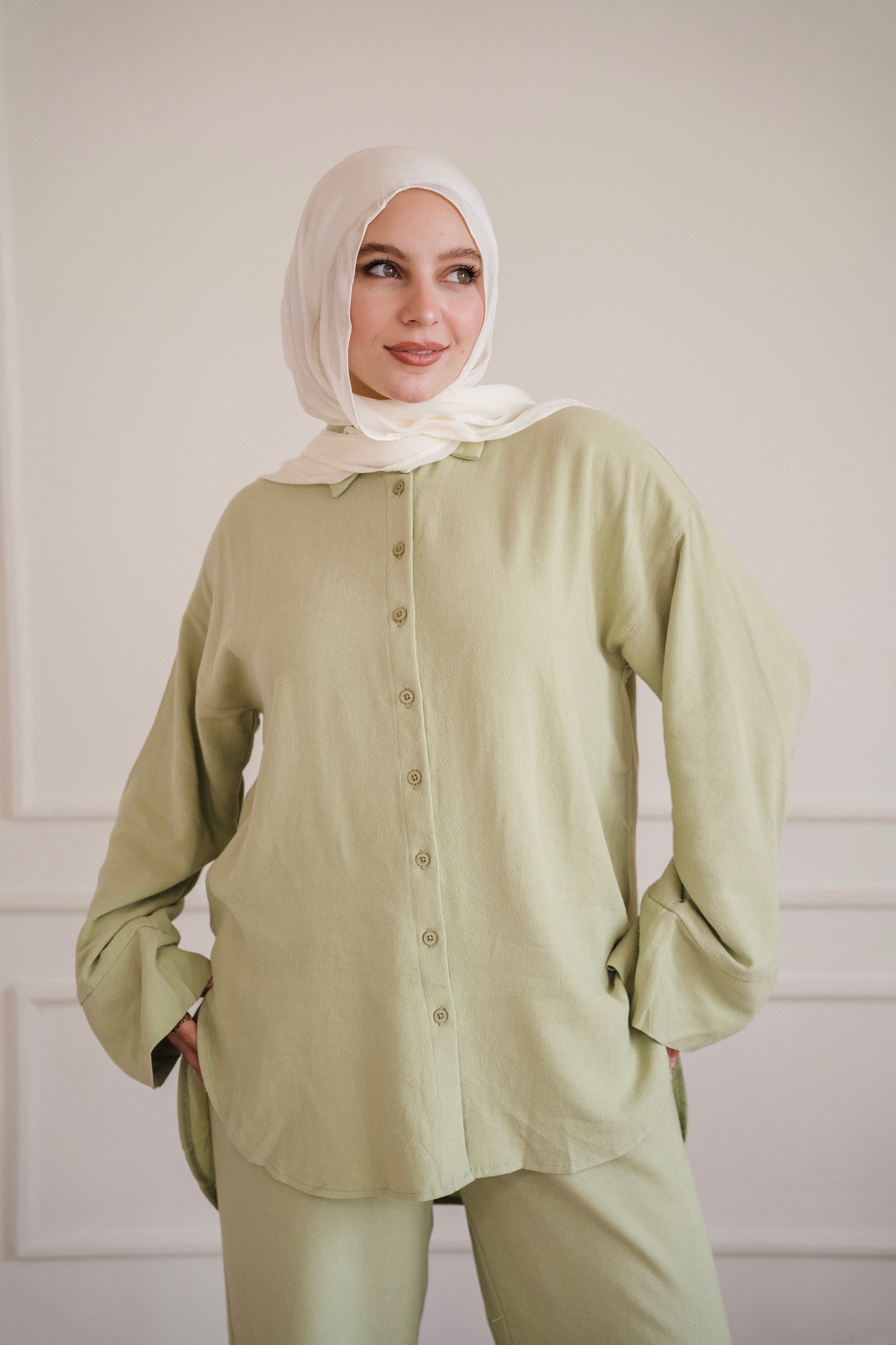 Lino - set in Pistachio