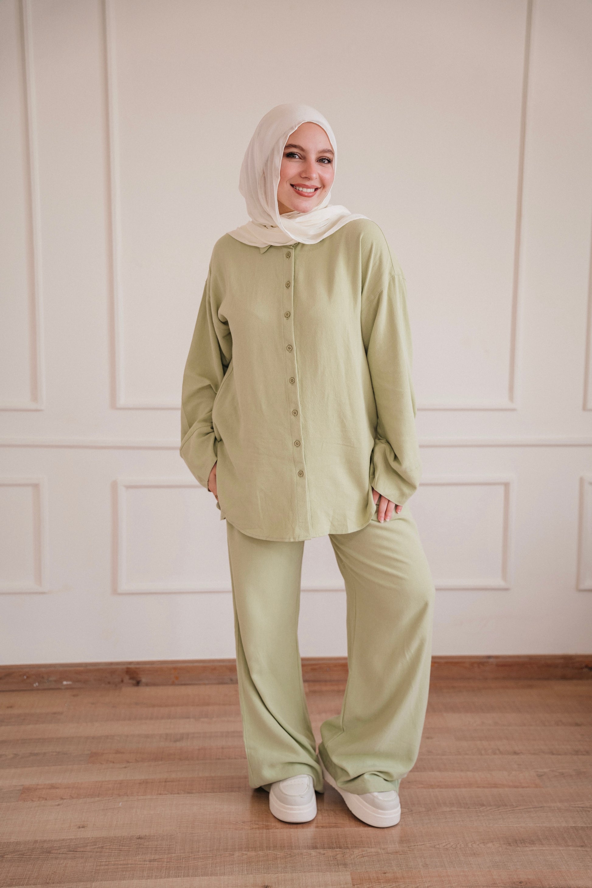 Lino - set in Pistachio