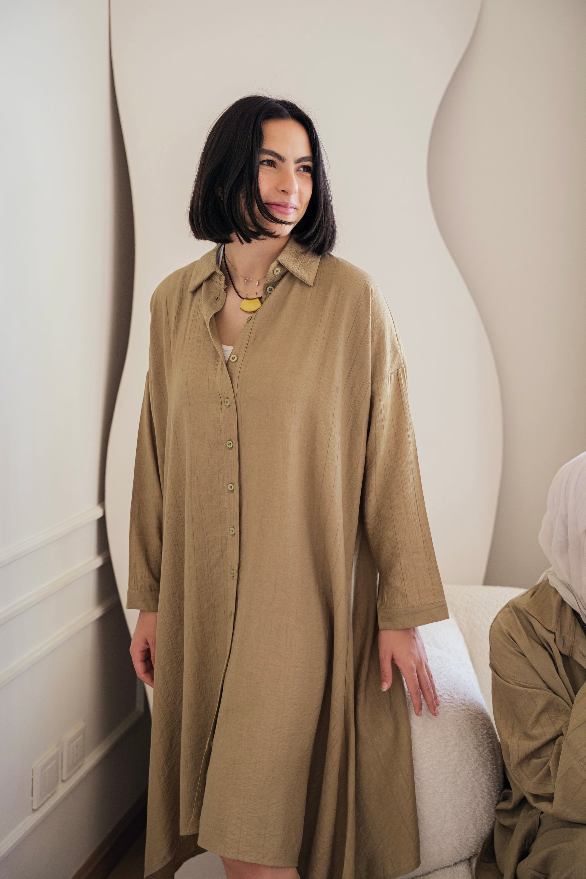 Crinkled - Long shirt in Olive