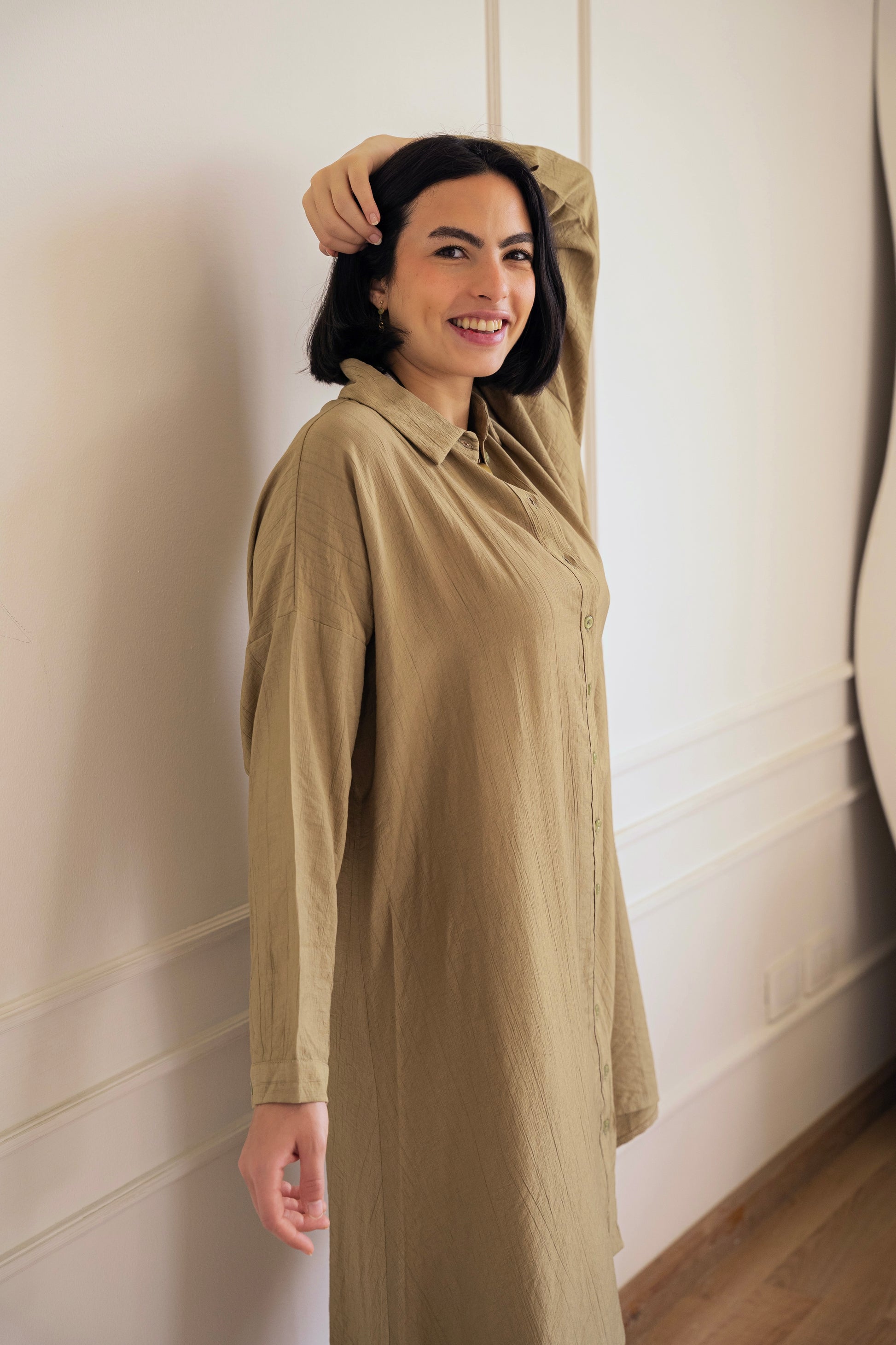 Crinkled - Long shirt in Olive